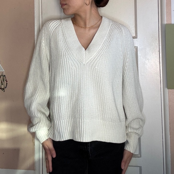 Women's White Sweater - Picture 4 of 4
